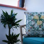 דירה Vanda's Terrace