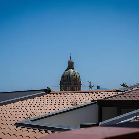 Vanda's Terrace Palermo