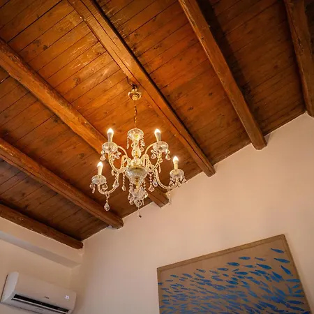 Vanda's Terrace Apartment