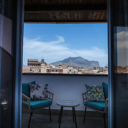 Vanda's Terrace Apartment *